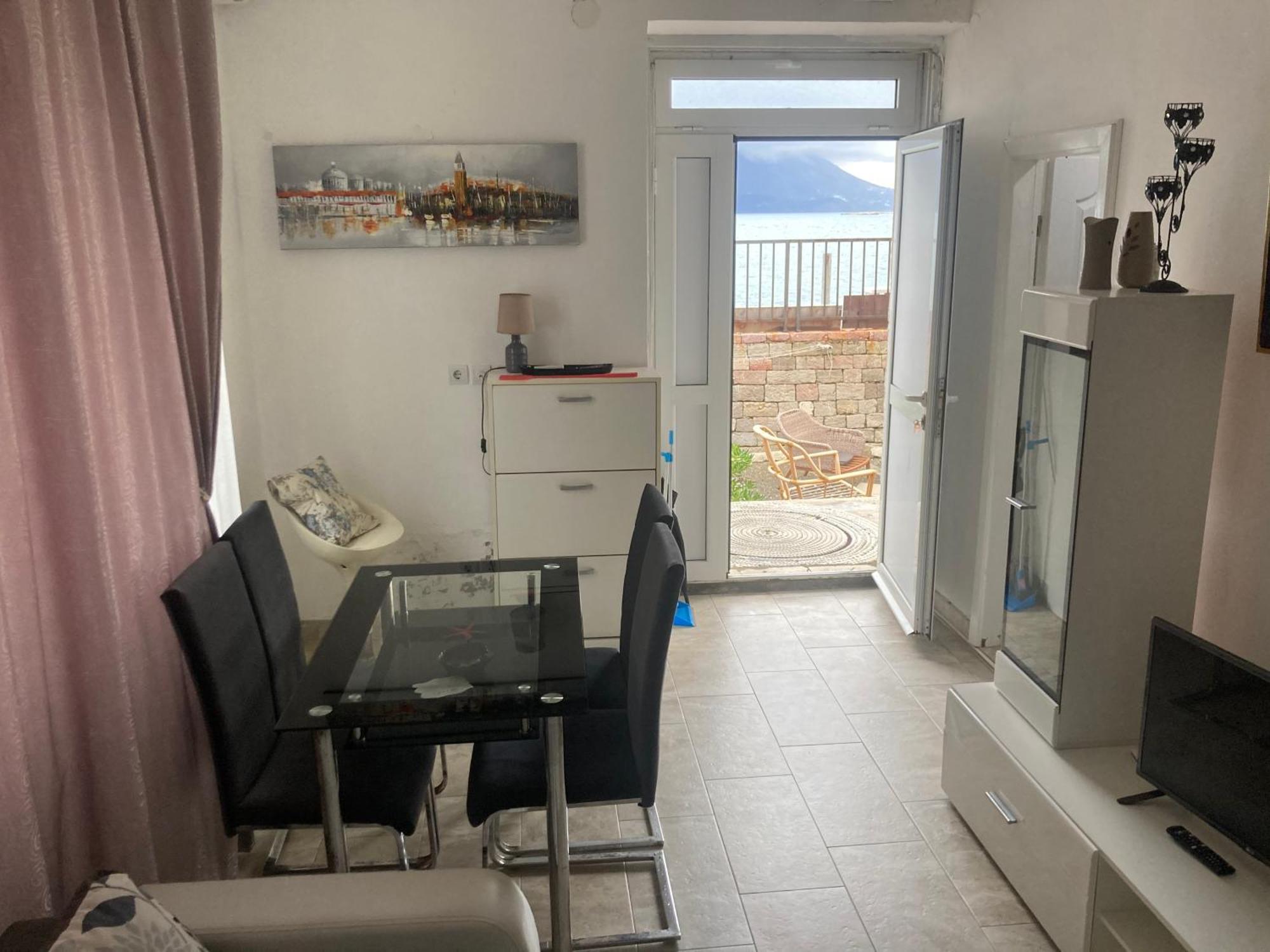 Plaza Stari Grad Pjena Od Mora * Budva
