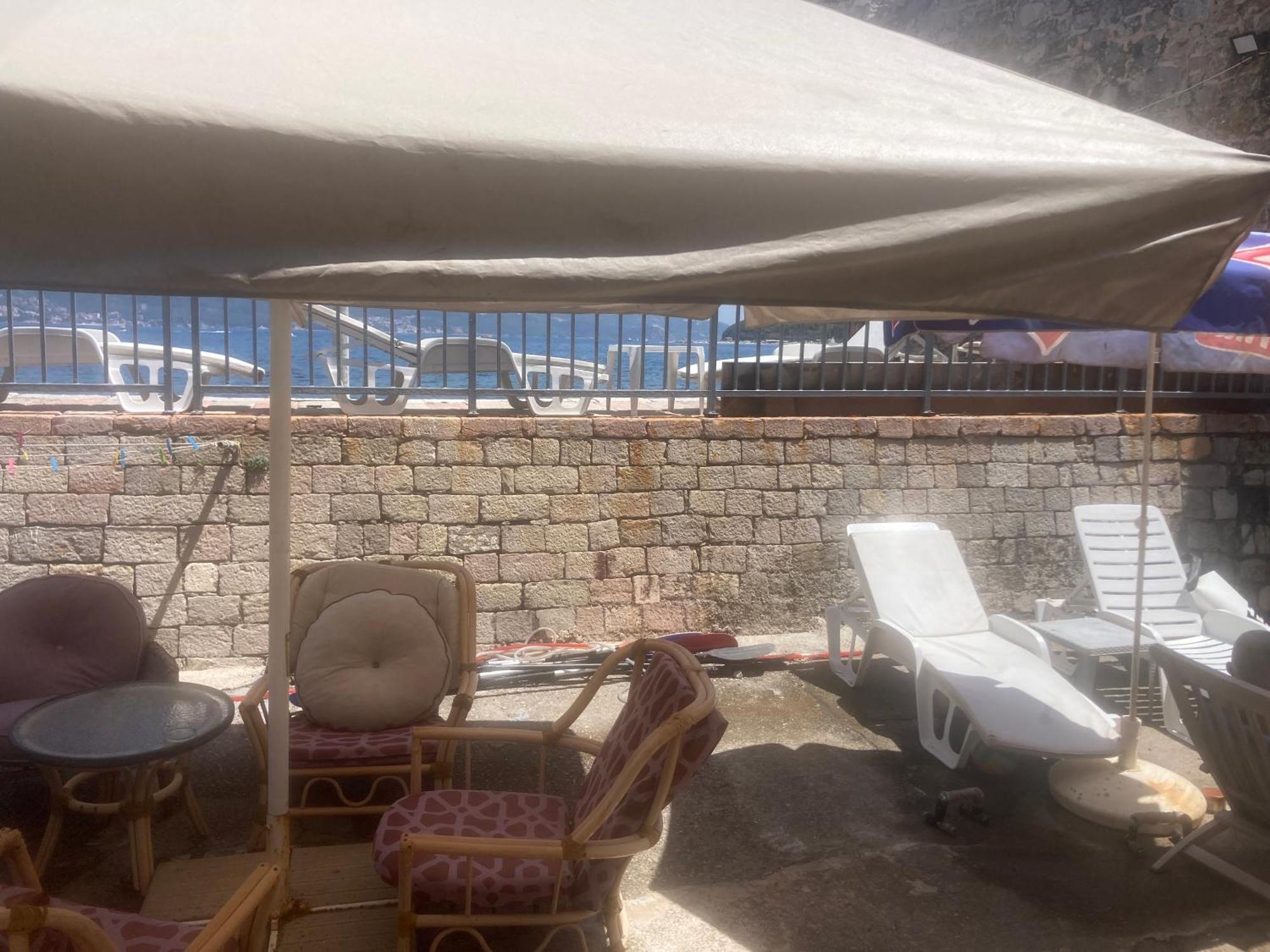 Apartment Plaza Stari Grad Pjena Od Mora *
